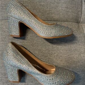 Badgley Mischka Size 13 girls heels